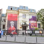 Romana Lahovary Apartment