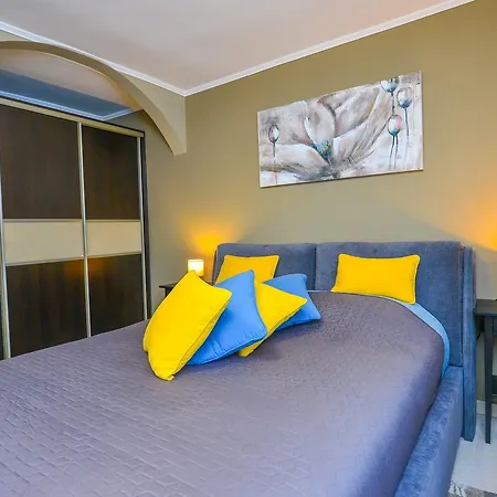 Romana Lahovary Apartment