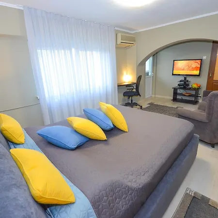 Romana Lahovary