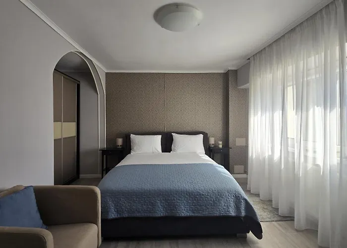 Romana Lahovary Апартаменти *