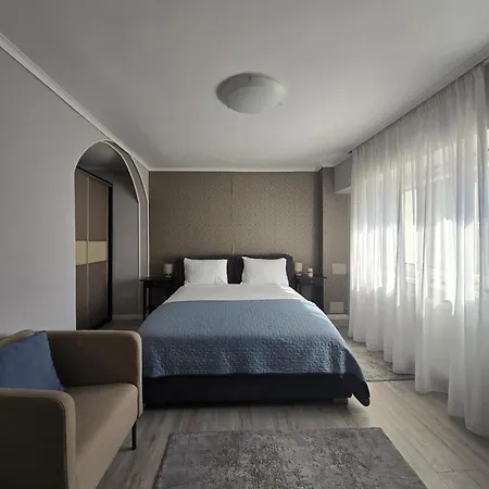 Romana Lahovary Apartman *