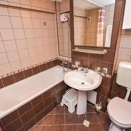 Romana Lahovary * Bucureşti